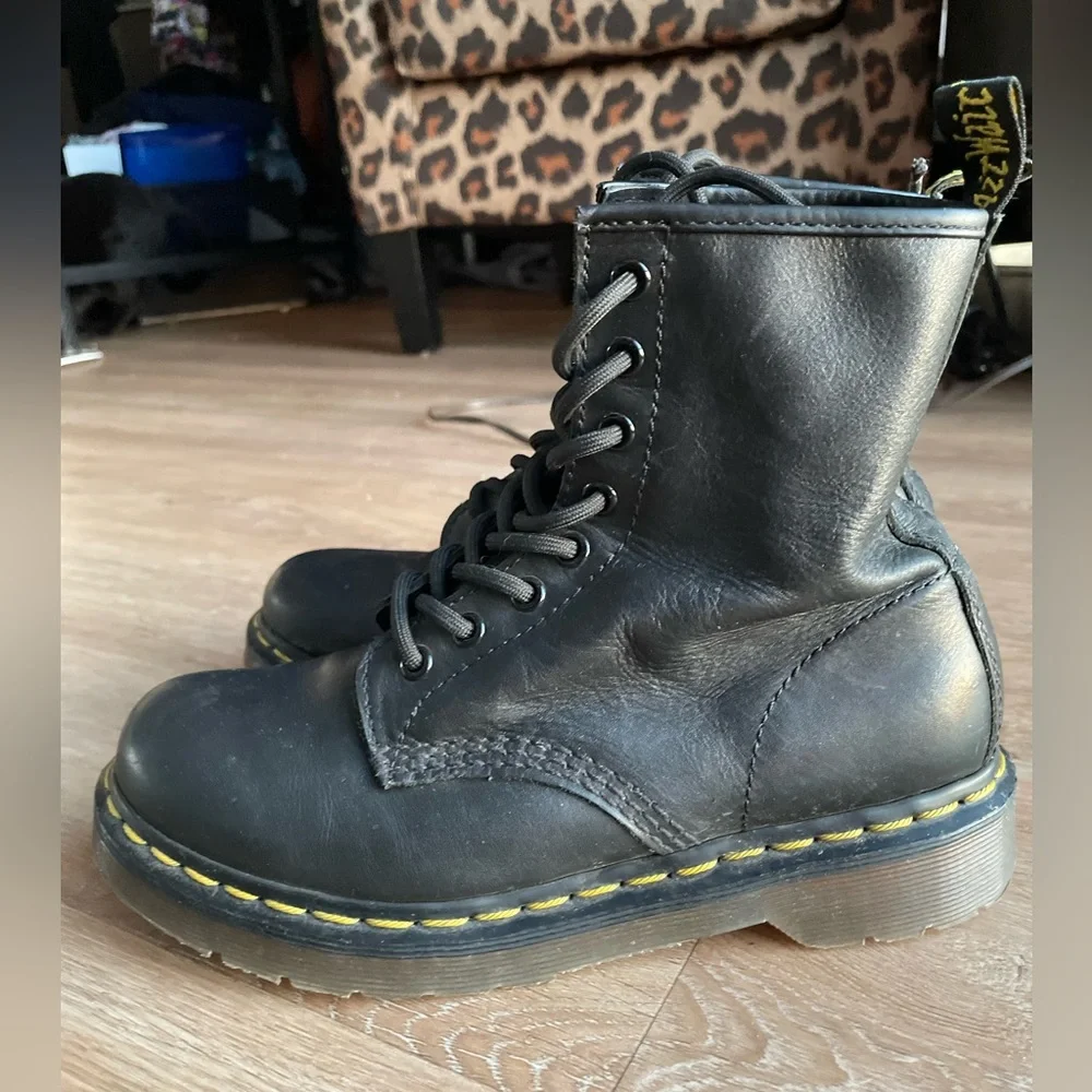 Dr. Martens βthe originalβ Womenβs Combat Boots size 7 - Picture 7 of 15